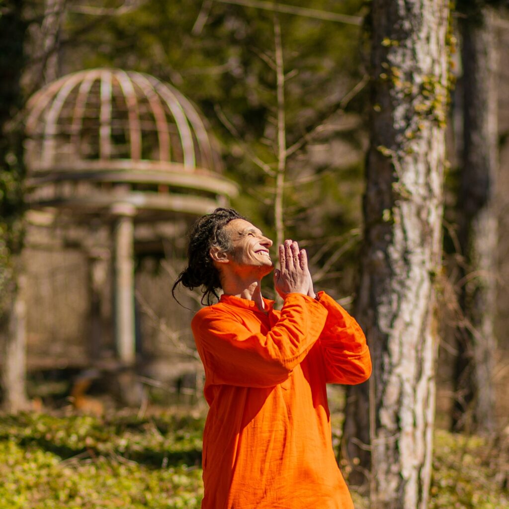 SWAMI BHAI - Victor Truviano